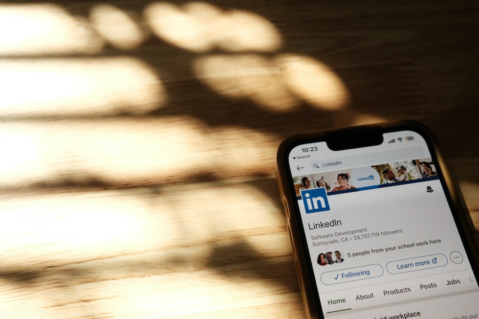 LinkedIn Marketing: De Motor achter B2B Groei 4 LinkedIn Marketing - De Motor achter B2B Groei - Het Webdesign Bureau - Roeselare - Kortrijk - Brugge - Ieper